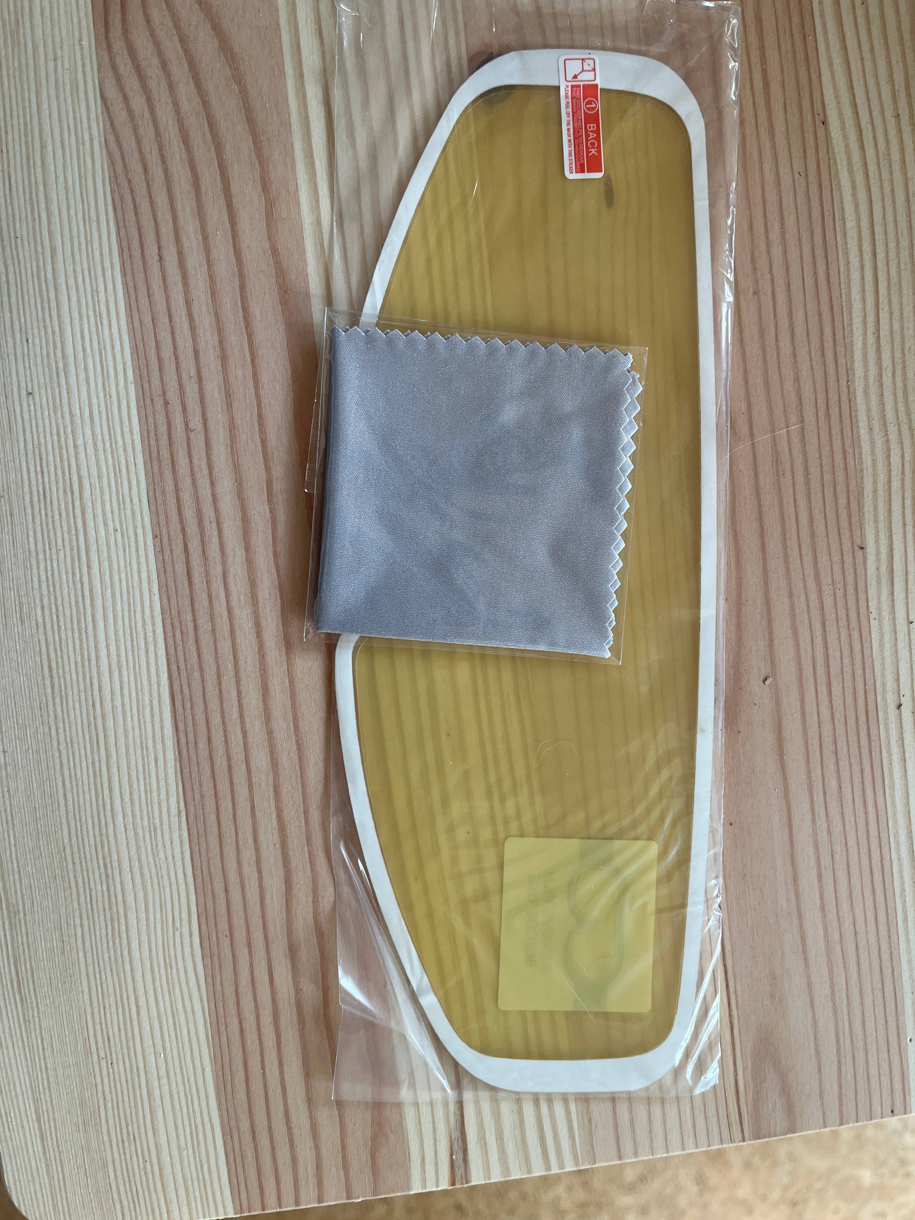 Anti-fog visor inserts